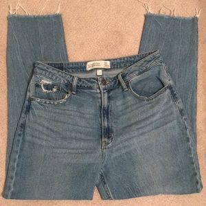 Abercrombie and Fitch high waisted Mom Jean size 30/10R ankle length.